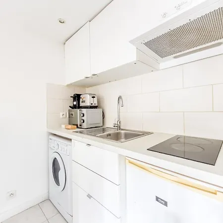 Appartement Urbain Equipe - Face Au Metro 2