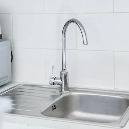 Urbain Equipe - Face Au Metro 2 Appartement *