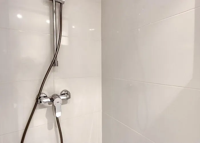 Apartmán Urbain Equipe - Face Au Metro 2 *