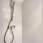 Apartament Urbain Equipe - Face Au Metro 2 *